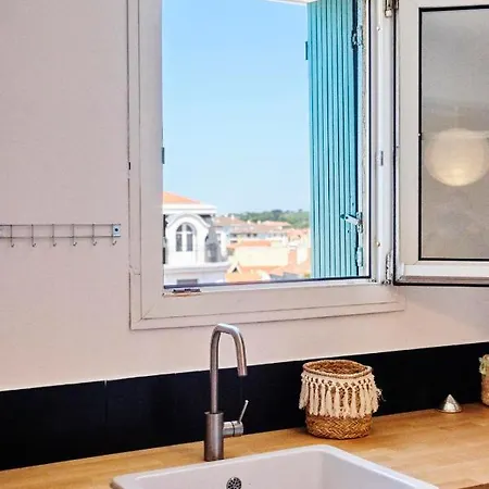 3 Bedrooms Hypercenter Terrace And Parking Apartment *